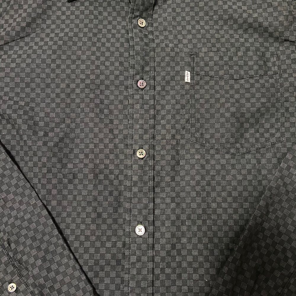 Levi’s Checkered Long Sleeve Button Up Top - Picture 2 of 4